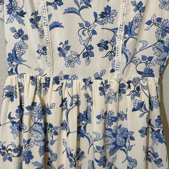Love & Promises Blue & White Floral Dress with Short Ruffle Sleeves - Size Small - Picture 3 of 10